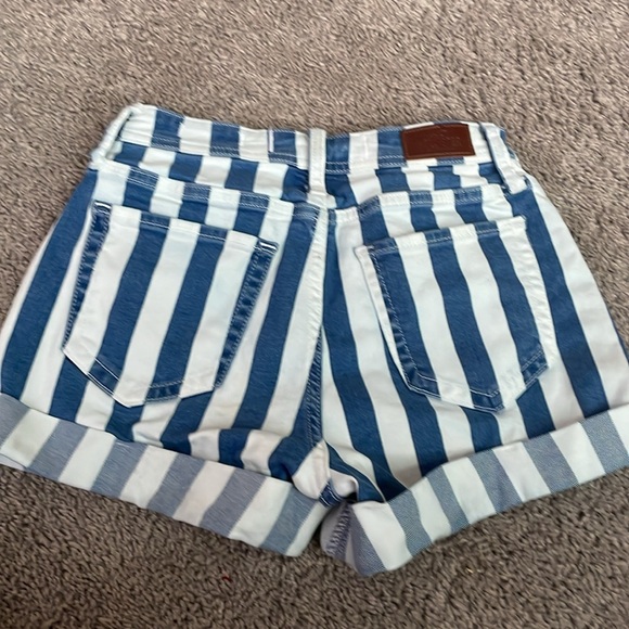 HOLLISTER SHORTS - Picture 2 of 4